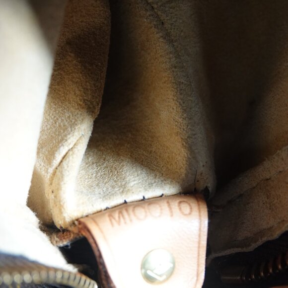 Louis Vuitton Monogram Looping GM Shoulder Bag - Picture 12 of 14